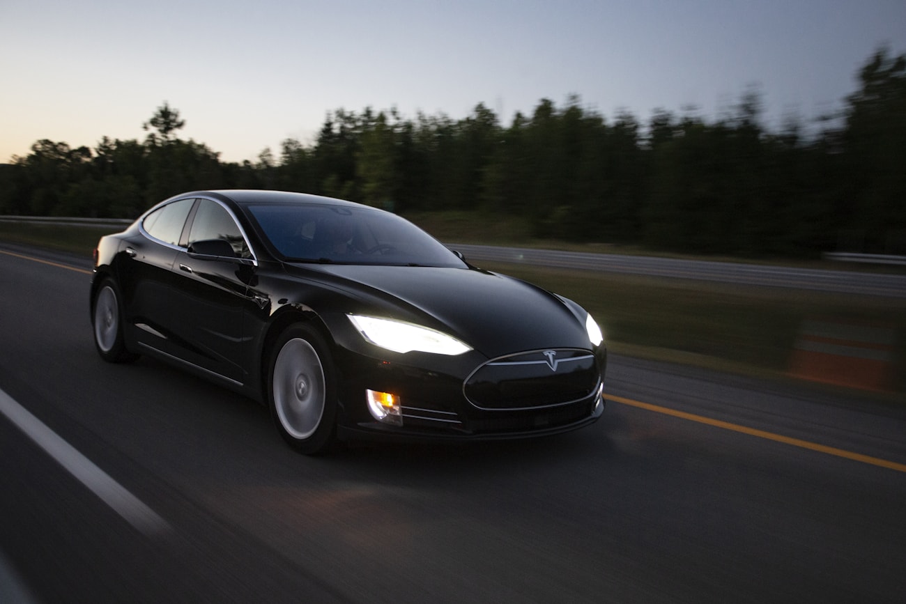 Tesla Model S Plaid, электрический седан